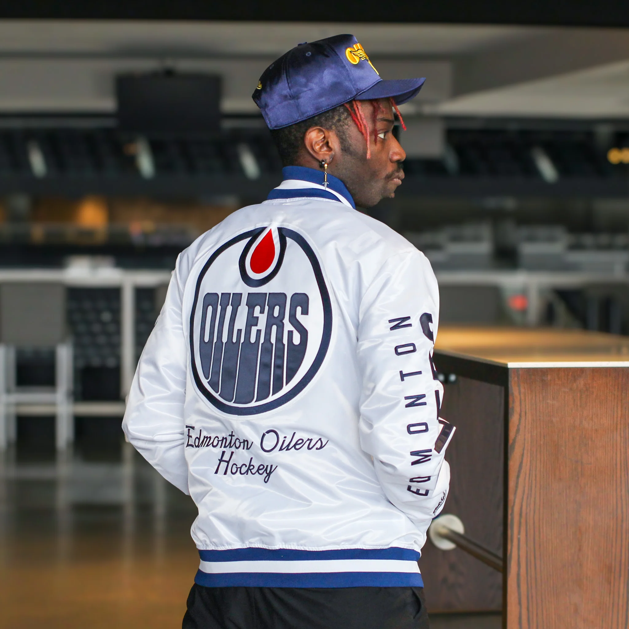 Edmonton Oilers Mitchell & Ness Arctic White Lightweight Satin Jacket - Image 3