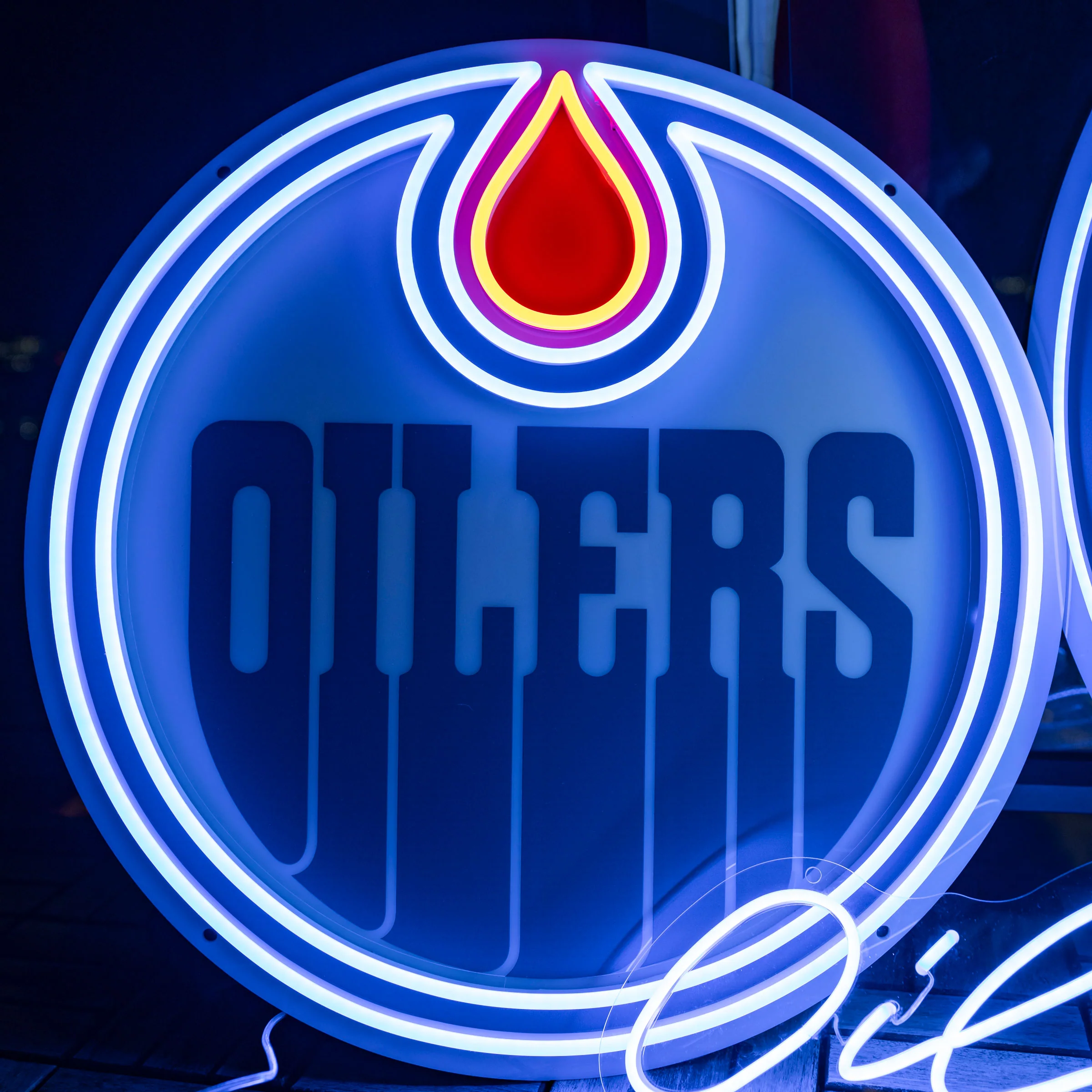 Edmonton Oilers Urban Now Logo Neon 24"x 24" Wall Sign - Image 2